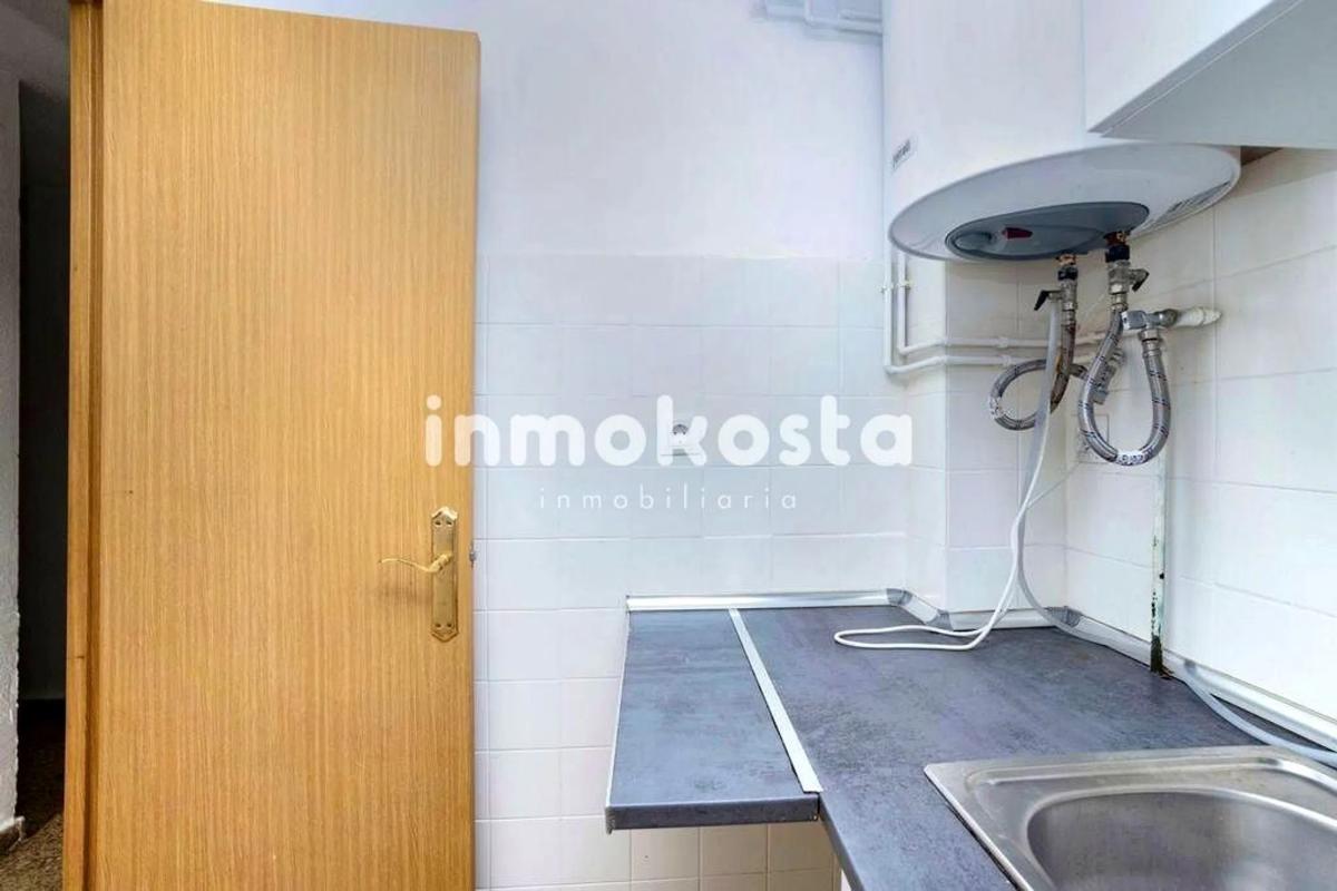Sale of apartment in Avenida de Montecarlo, Benidorm
 photo 2