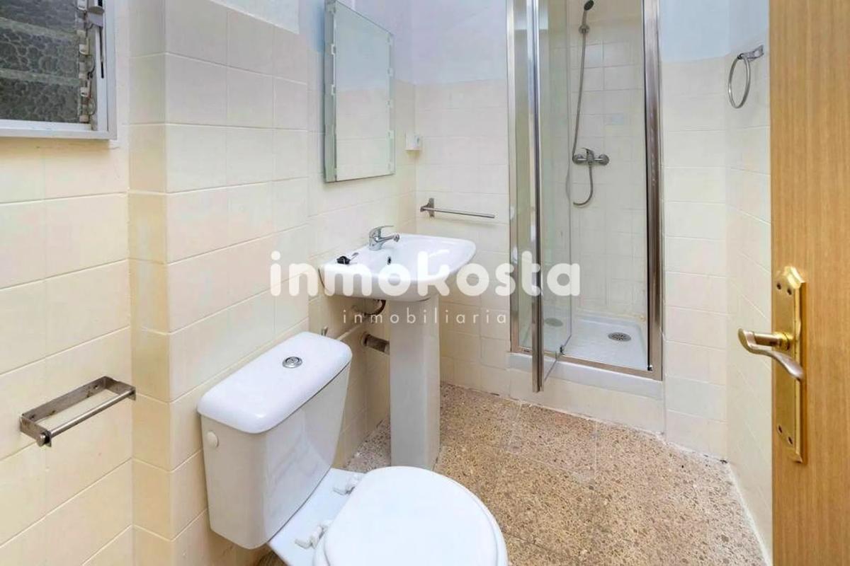 Sale of apartment in Avenida de Montecarlo, Benidorm
 photo 3