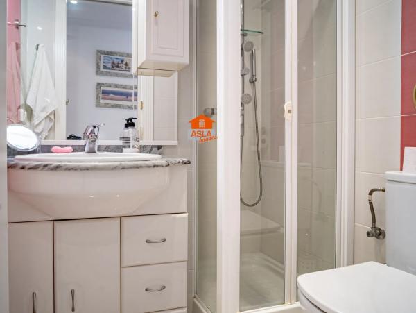 Apartment for sale in Playa de Levante, Benidorm thumbnail 2