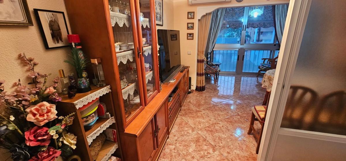 Sale of apartment in Avenida de Roma, Benidorm
 photo 2