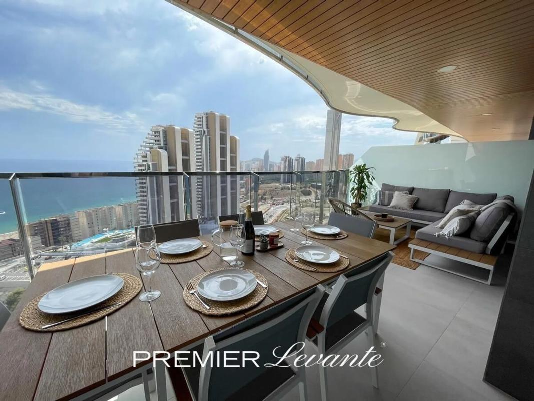 Venta de piso en Playa de Poniente, Benidorm
photo 2