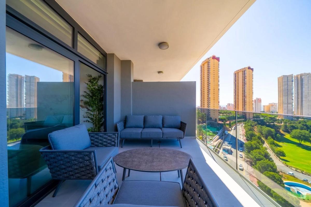 Sale of apartment in Calle Presidente Adolfo Suárez, Benidorm
photo 2