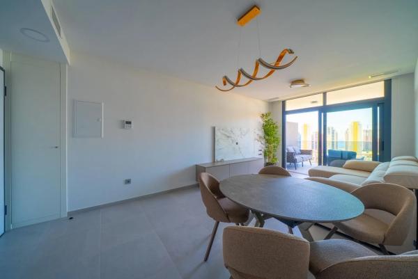 Apartment for sale in Calle Presidente Adolfo Suárez, Benidorm thumbnail 2