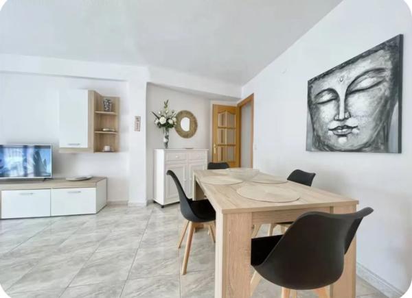 Квартира на продажу на  Calle de Tomàs Ortuño, 9, Бенидорм photo 2