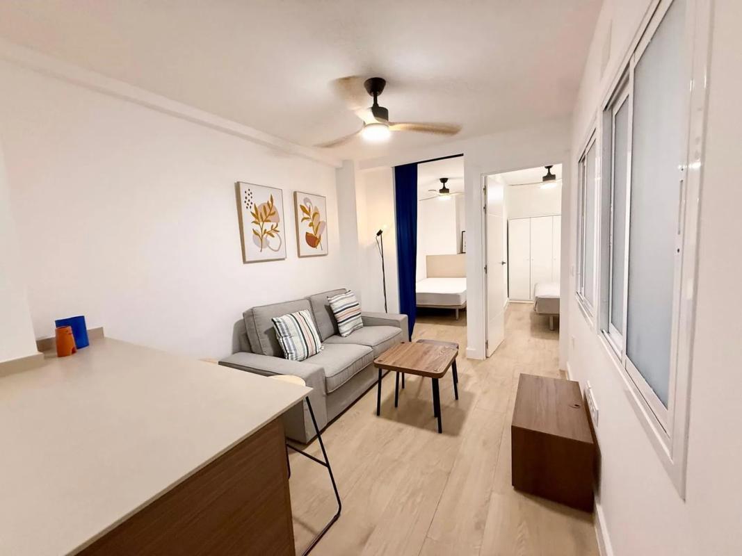 Sale of apartment in Calle Emilio Ortuño, Benidorm
photo 1