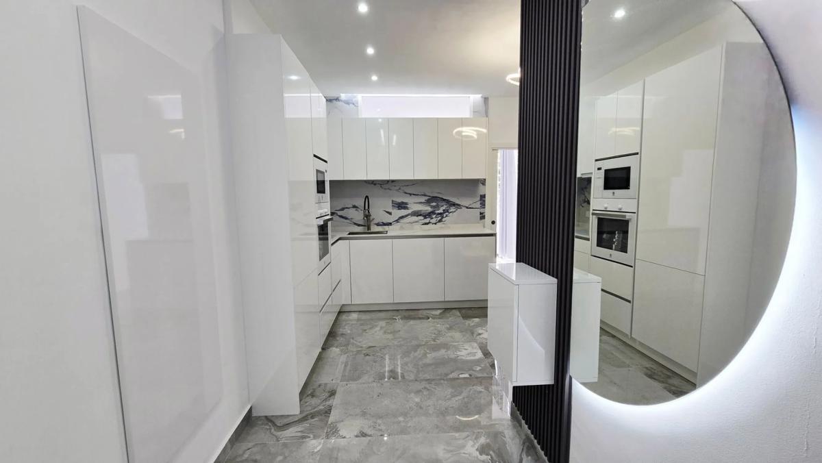 Sale of apartment in Avenida de Portugal, Benidorm
photo 1