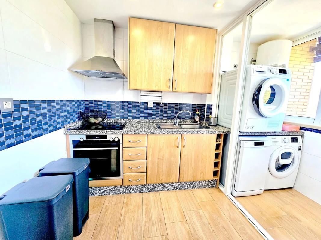 Venta de piso en Calle Presidente Adolfo Suárez, 12, Benidorm
 photo 3