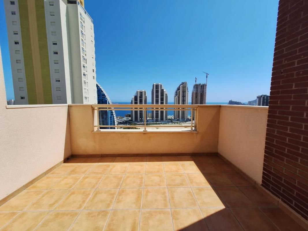 Продажа квартиры на Calle Presidente Adolfo Suárez, Бенидорм
 photo 2