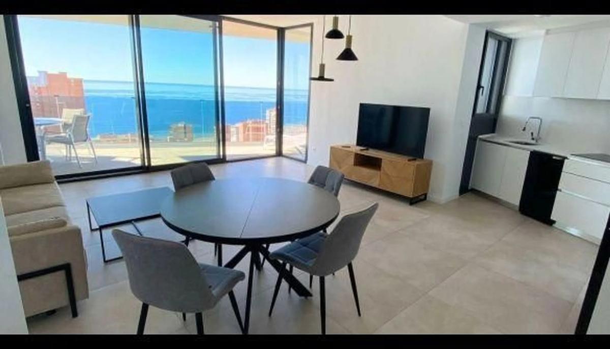 Sale of apartment in Calle Presidente Adolfo Suárez, Benidorm
 photo 3