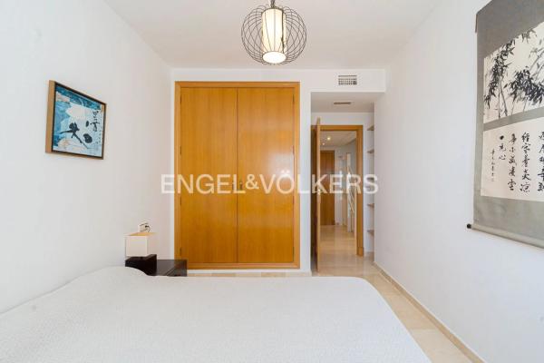 Дуплекс на продажу в Avenida Ametlla de Mar, 17, Бенидорм photo 1