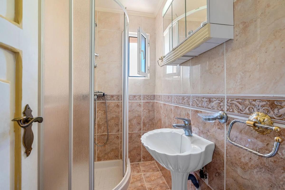 Sale of apartment in Barrio Zona Sierra Helada, Benidorm
 photo 5