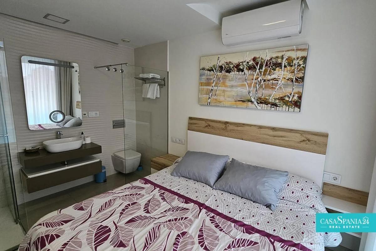 Sale of apartment in Cala de Finestrat, Finestrat
photo 3