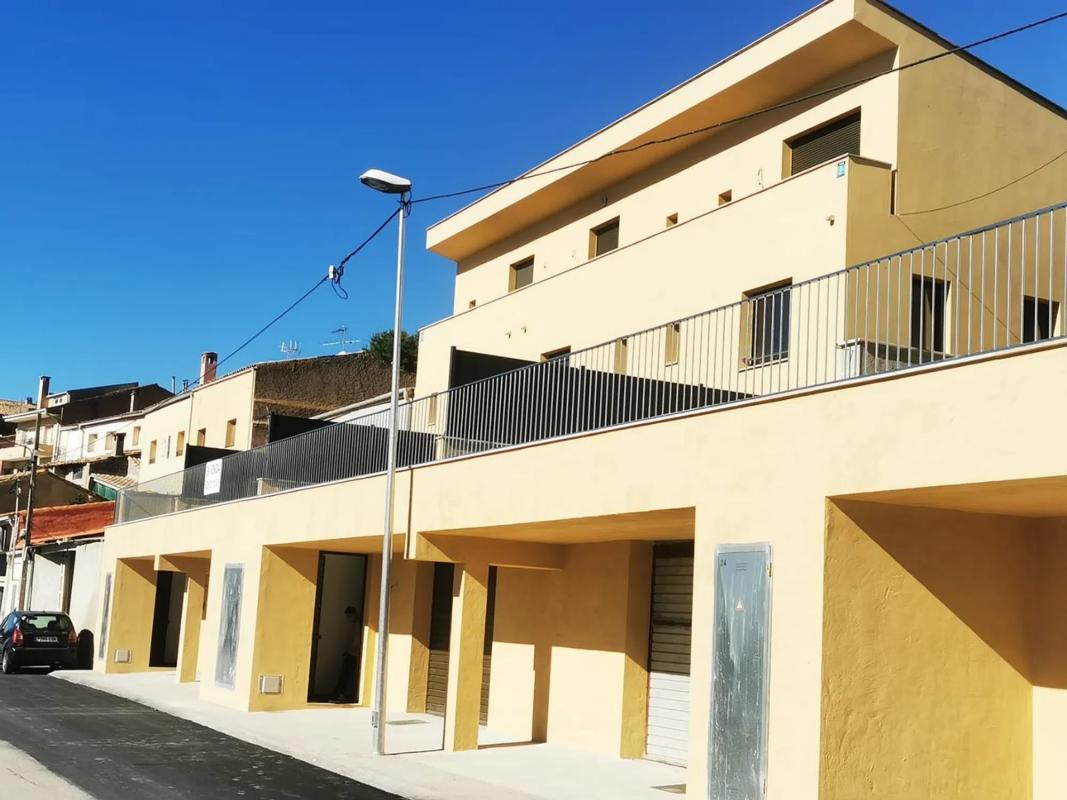 Venta de chalet adosado en Avenida les Flors 21, 22 y, 23 , Torrefeta i Florejacs photo 2