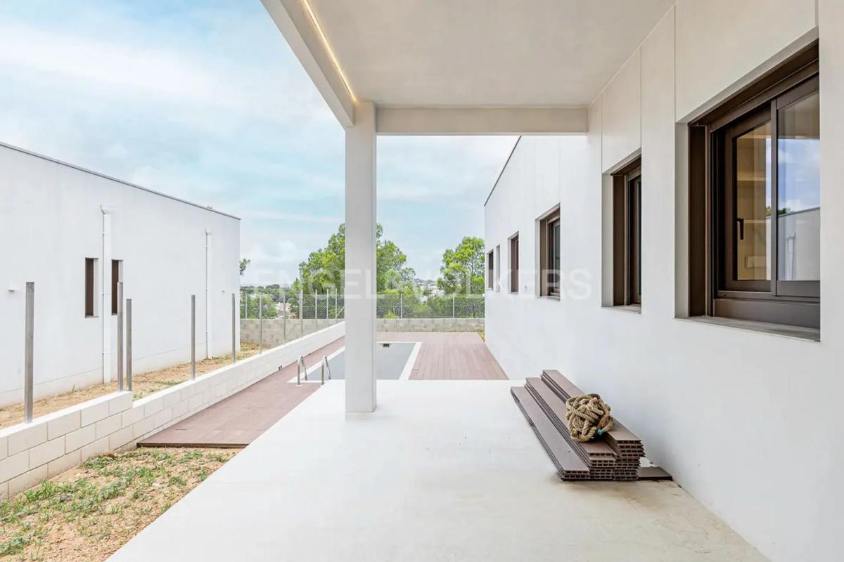 Venta de chalet adosado en Calle Josep Roca Sastre , El Vendrell photo 4