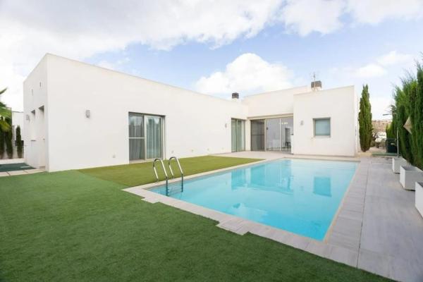 Independent chalet for sale in Benijofar, Benijofar
thumbnail 1