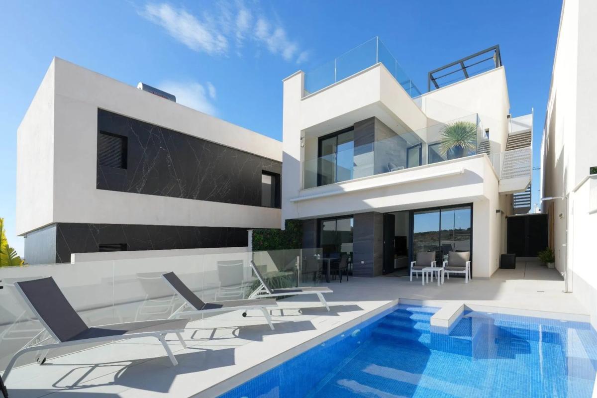 Venta de chalet independiente en Calle Gabriel García Márquez s/n, Benijofar
photo 1