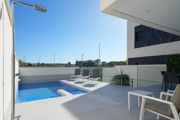 Independent chalet for sale in Calle Gabriel García Márquez s/n, Benijofar
thumbnail 1