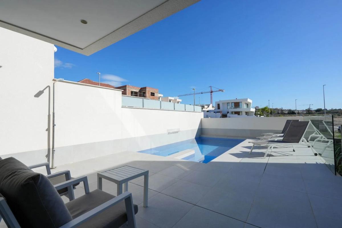 Venta de chalet independiente en Calle Gabriel García Márquez s/n, Benijofar
photo 3