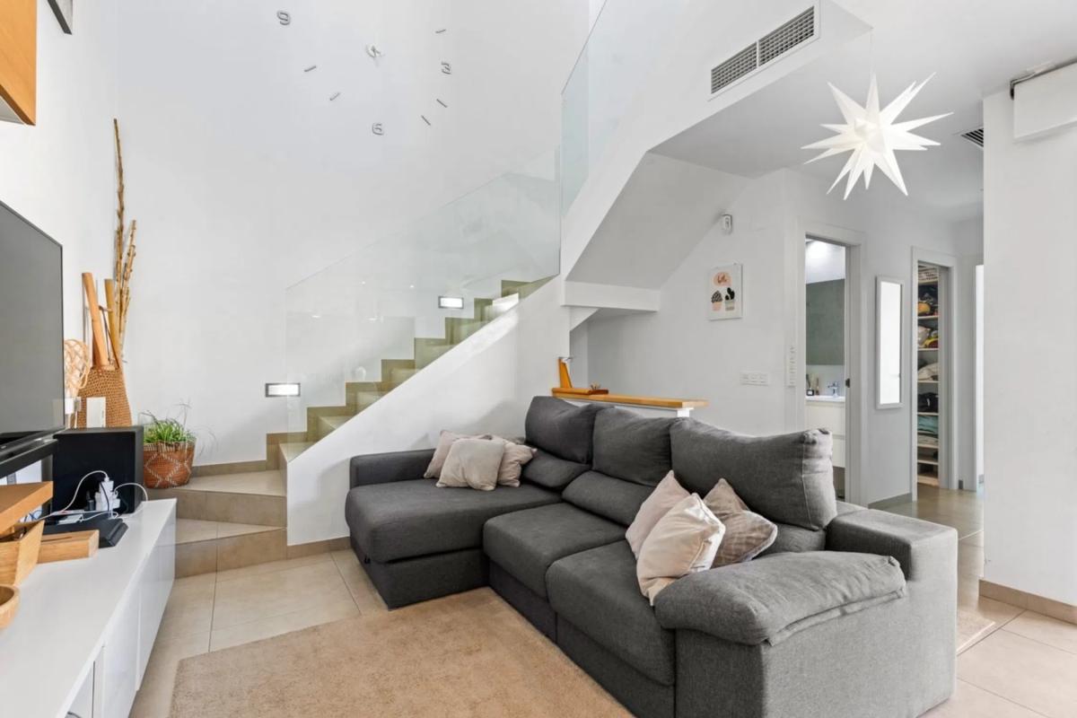 Продажа отдельного шале в  Calle Infanta Cristina, 38, Бенихофар photo 3