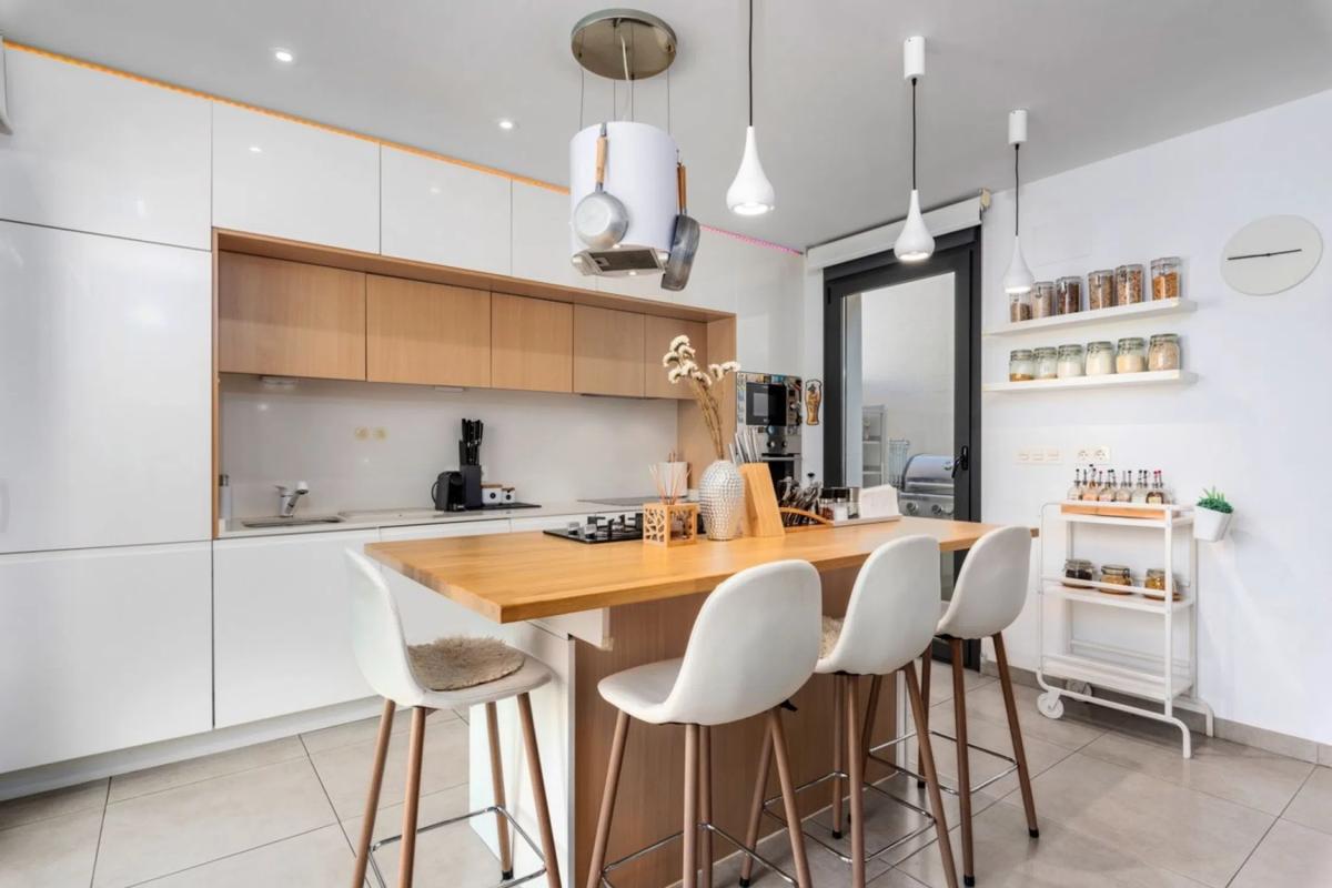 Продажа отдельного шале в  Calle Infanta Cristina, 38, Бенихофар photo 4