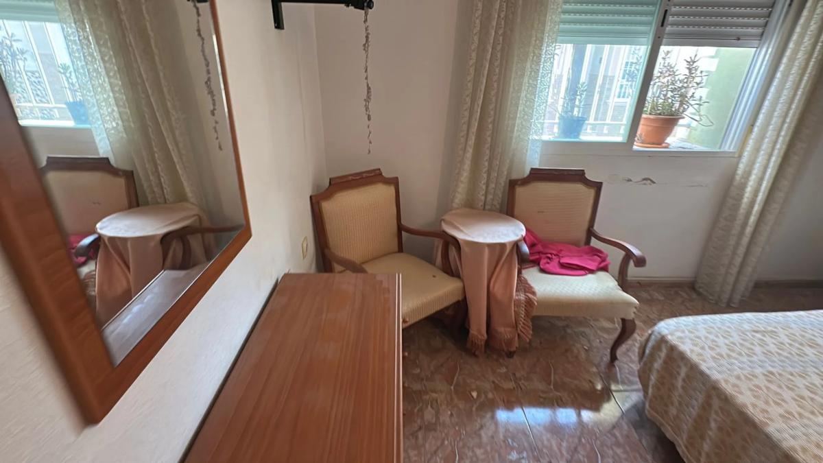 Venta de chalet adosado en  Calle Castell , Guardamar del Segura photo 3