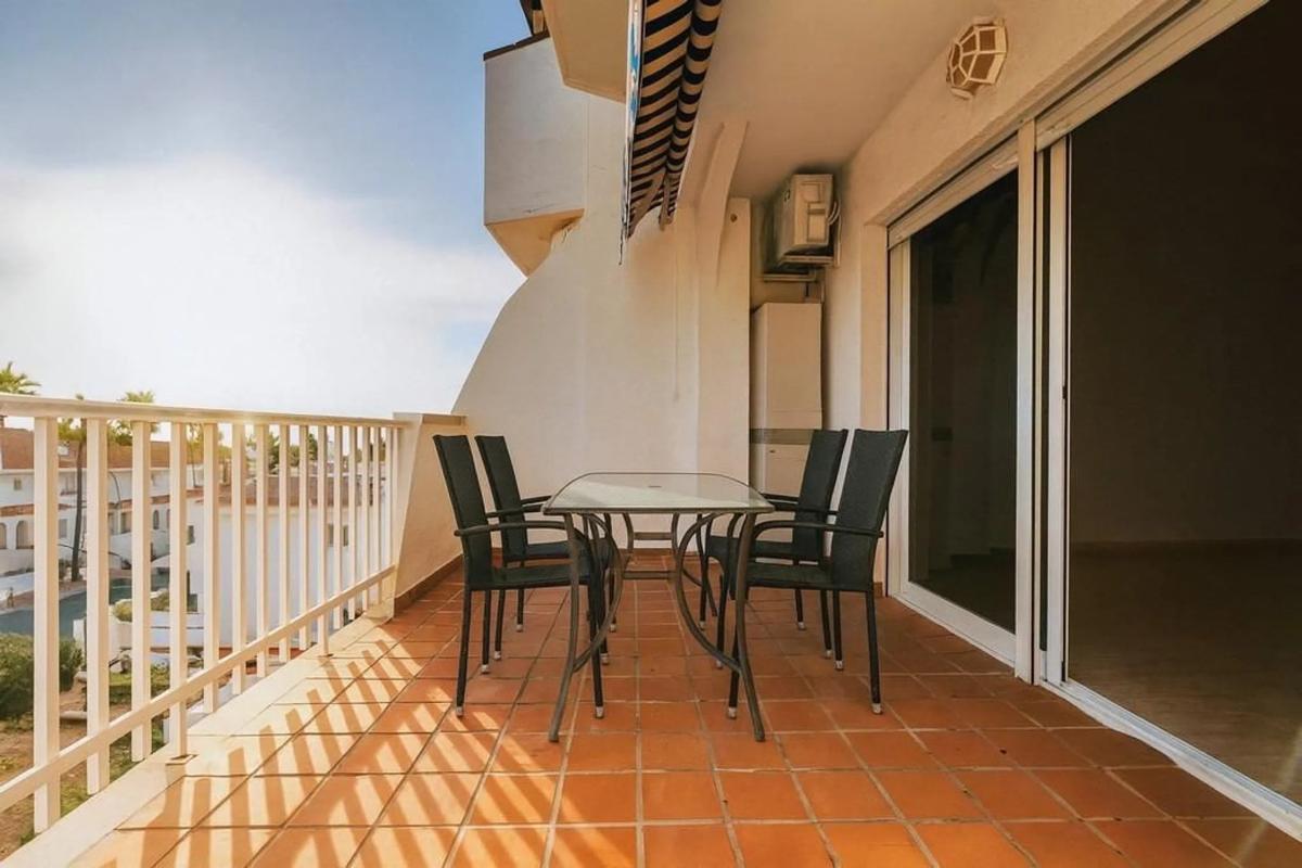 Venta de chalet adosado en  Barrio Aguamarina , Orihuela photo 3