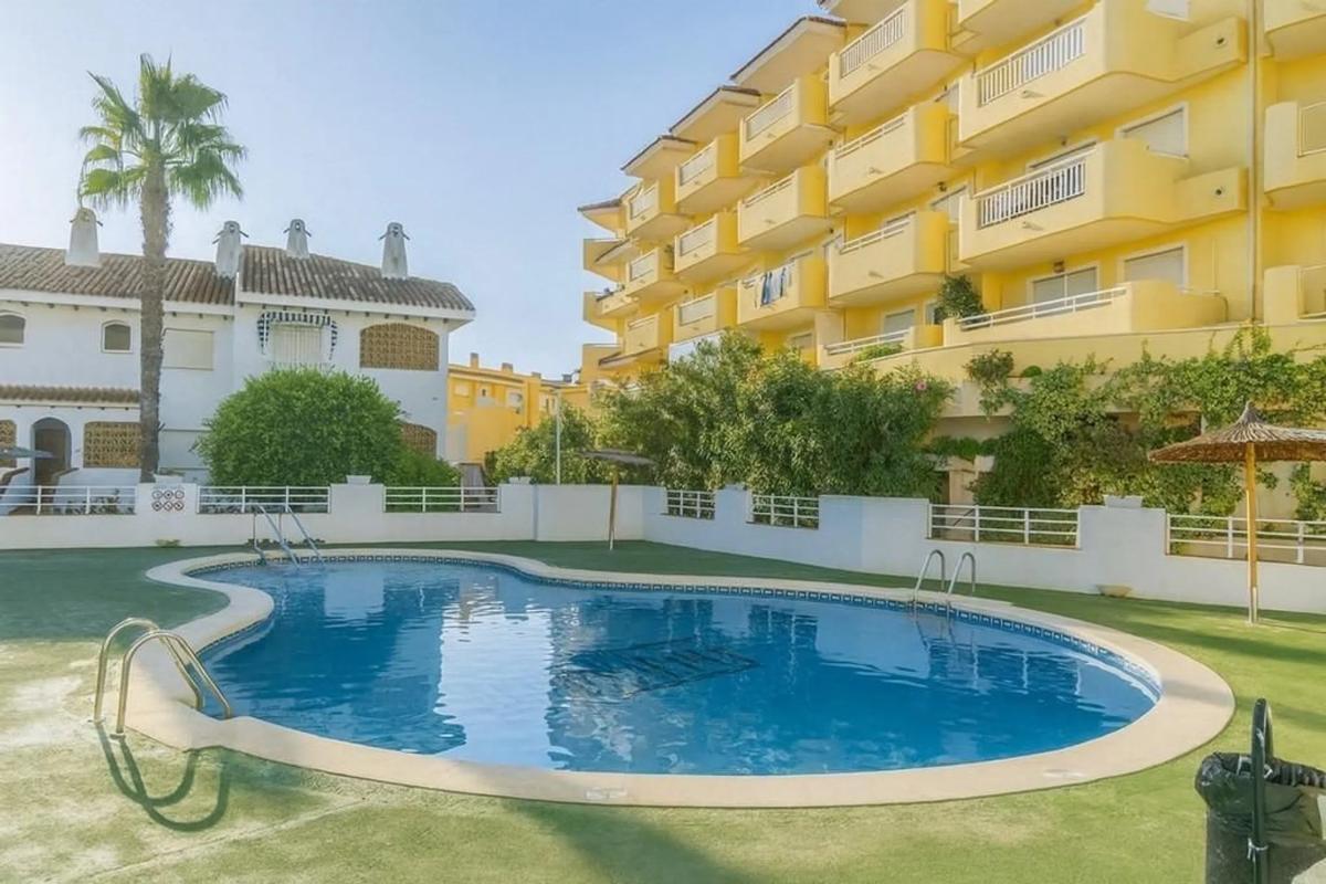 Venta de chalet adosado en  Barrio Aguamarina , Orihuela photo 4