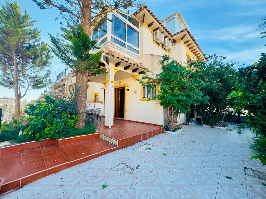 Properties for sale and rent in Spain photo 2
