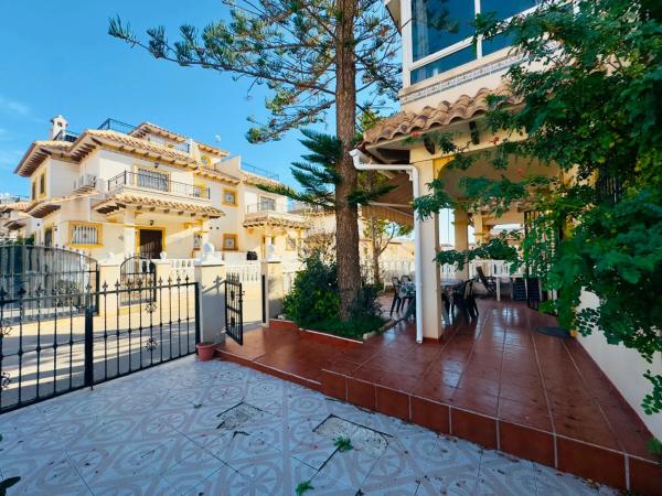 Chalet pareado en calle Cuarzo photo 4