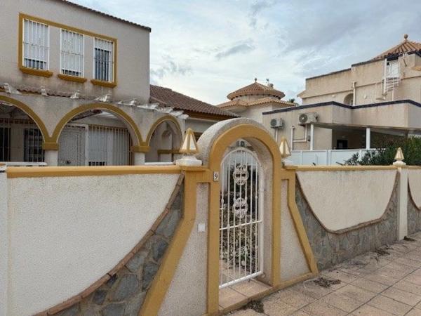 Частный шале на продаже в Calle caliza, Ориуэла photo 1