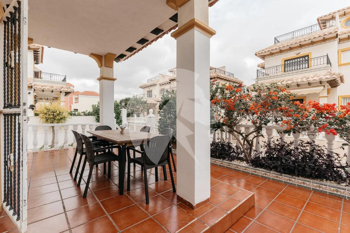 Venta de chalet adosado en  Barrio La Regia , Orihuela photo 4