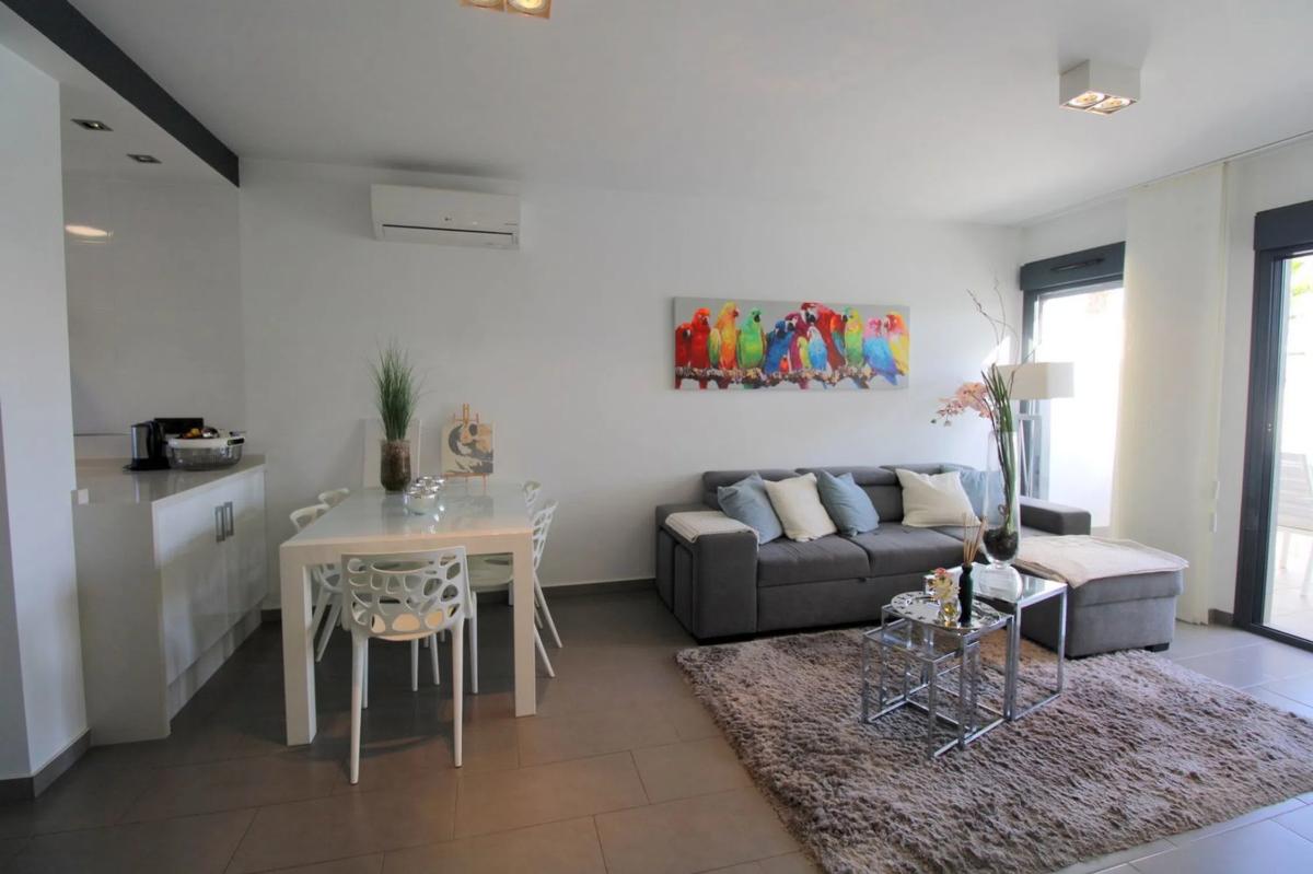 Sale of apartment in Barrio La Zenia, Orihuela
photo 1