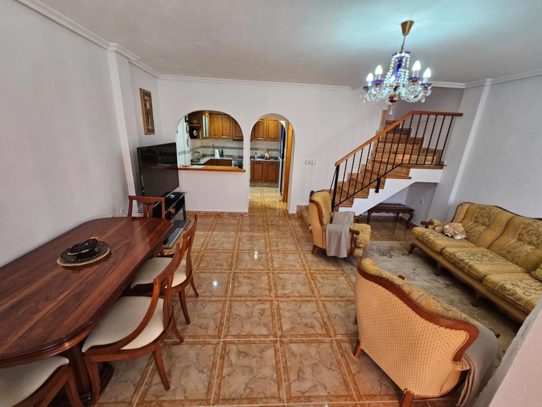 Продажа отдельного шале в Calle Almudena, 50, Ориуэла photo 3