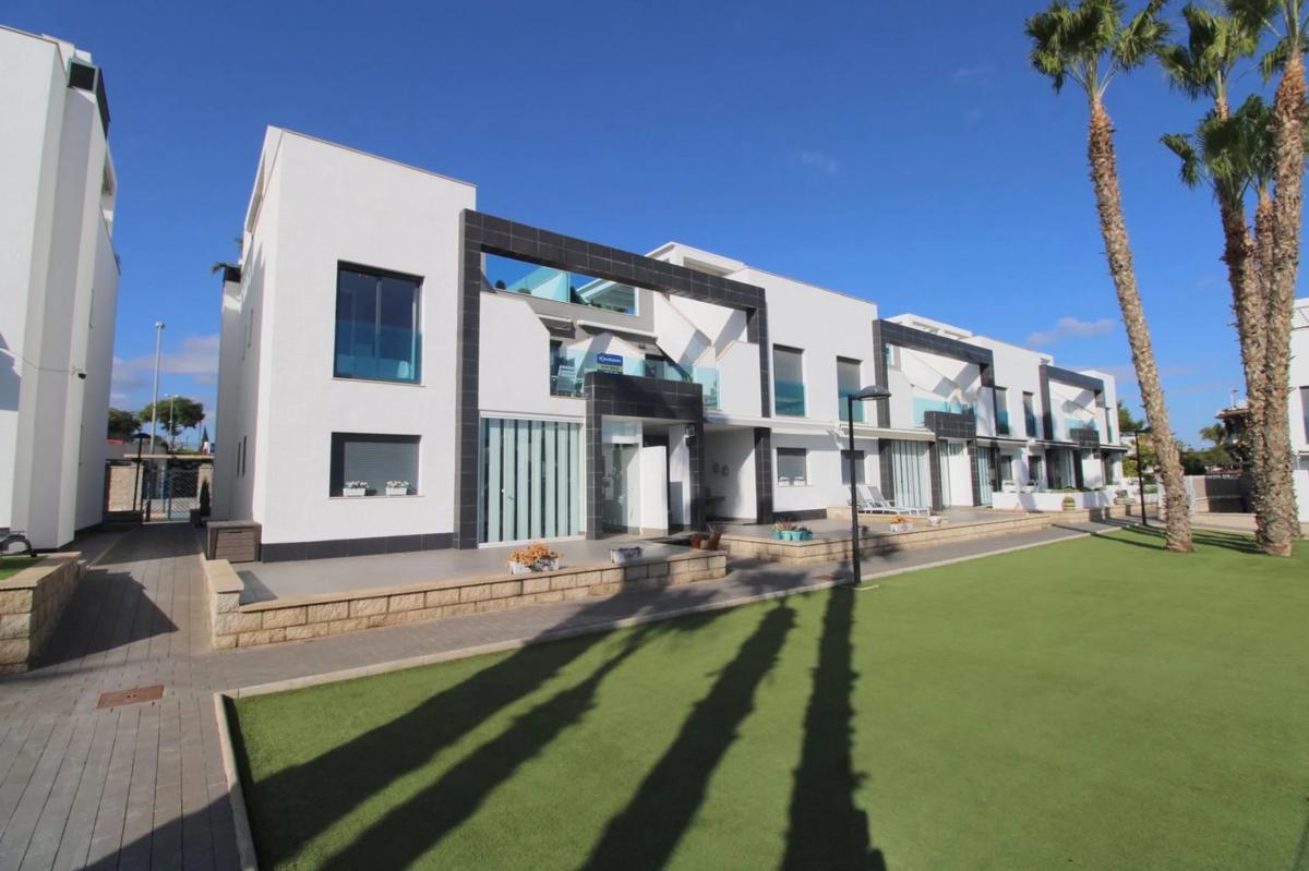 Sale of apartment in Barrio La Zenia, Orihuela
photo 3
