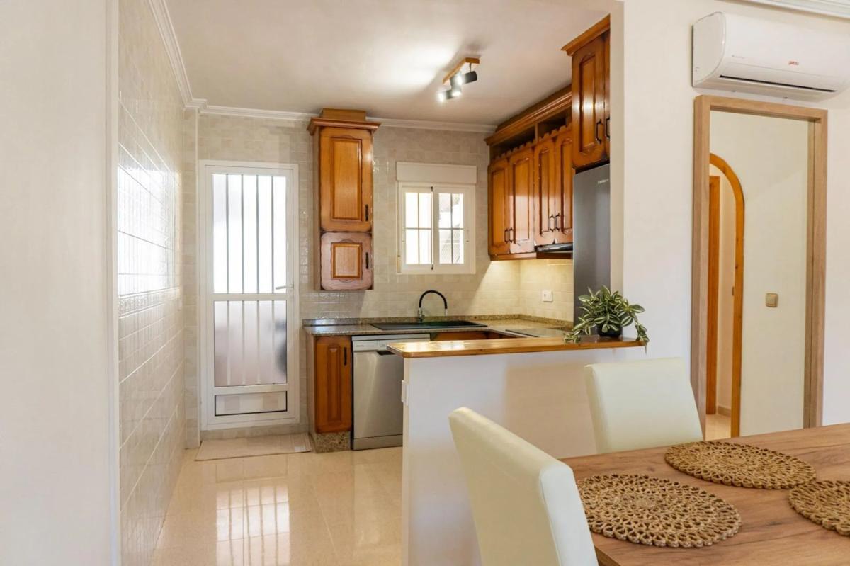 Venta de piso en Calle Castillo de la Torre Grosa, Orihuela
photo 2