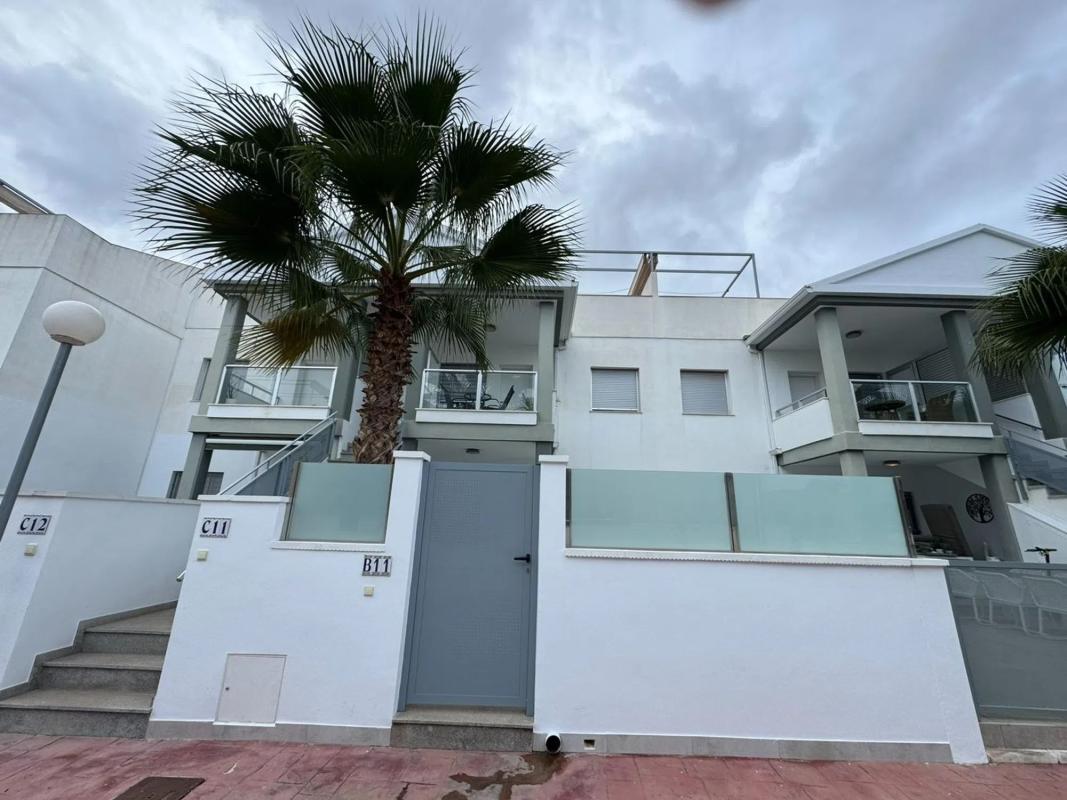 Venta de piso en Barrio Los Almendros-La Florida, Orihuela
 photo 2