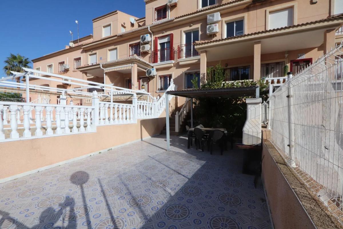 Venta de chalet adosado en Calle Jalón , Orihuela photo 5