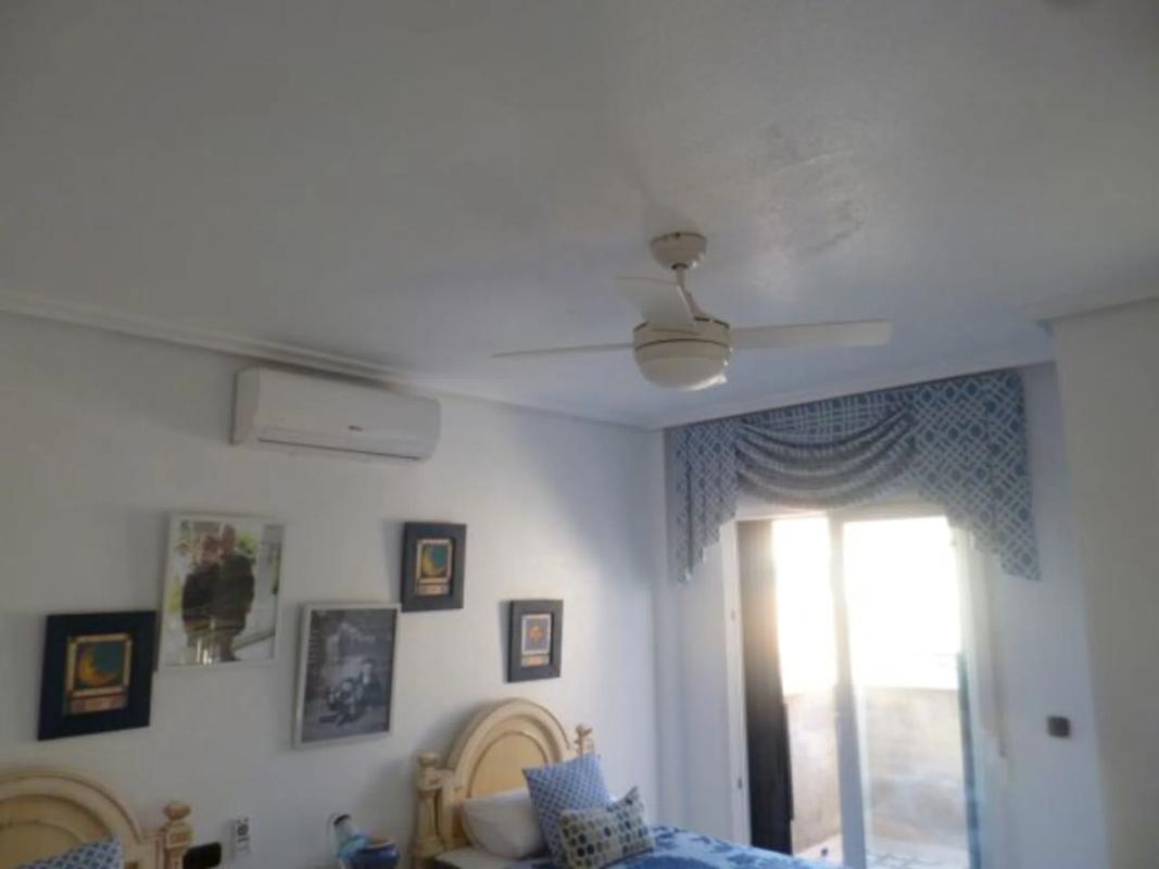 Продажа отдельного шале в  Barrio Playa Flamenca, Ориуэла photo 3