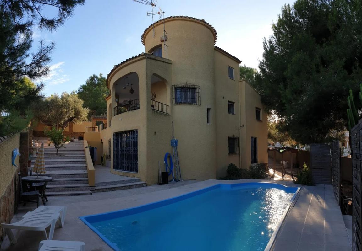 Продажа отдельного шале в Calle los Pirineos, Ориуэла photo 4
