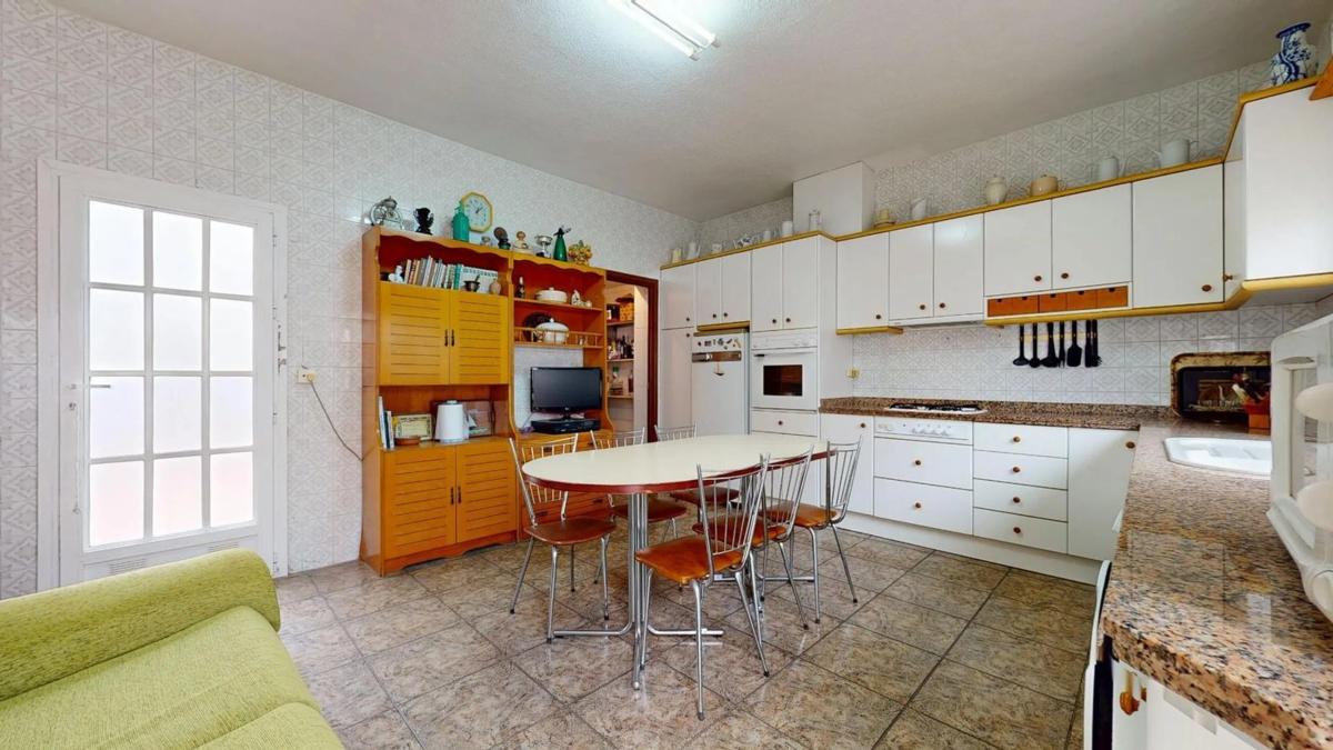Sale of independent chalet in Avenida los Villenas, Pilar de la Horadada
 photo 2
