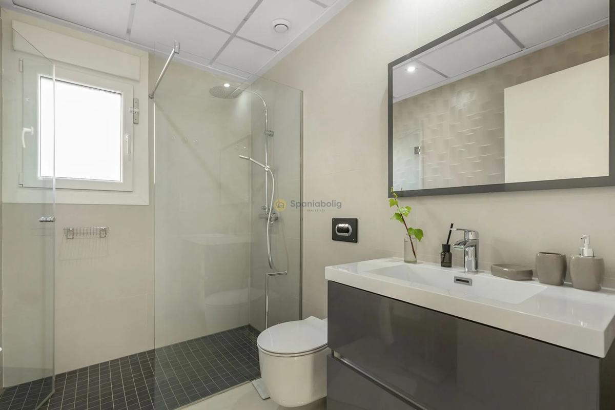 Venta de chalet independiente en AV ARGENTINA DE, 33, Rojales
photo 4