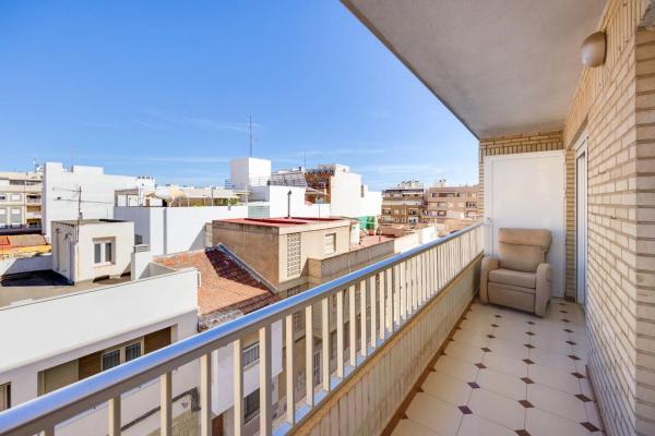 Piso en venta en Calle Maria Parodi, Torrevieja
thumbnail 1