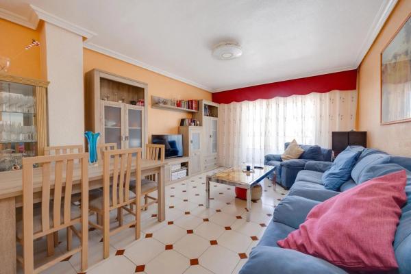 Piso en venta en Calle Maria Parodi, Torrevieja
thumbnail 2