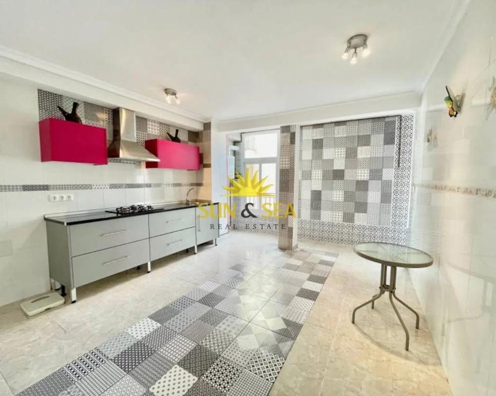 Sale of apartment in Barrio Centro - Muelle Pesquero, Torrevieja
photo 3