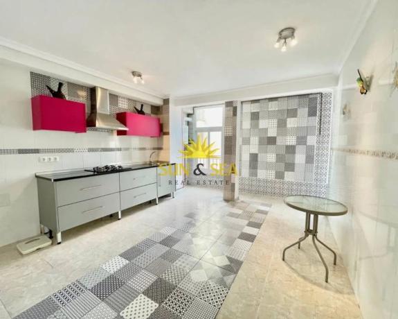 Piso en venta en Barrio Centro - Muelle Pesquero, Torrevieja
thumbnail 2