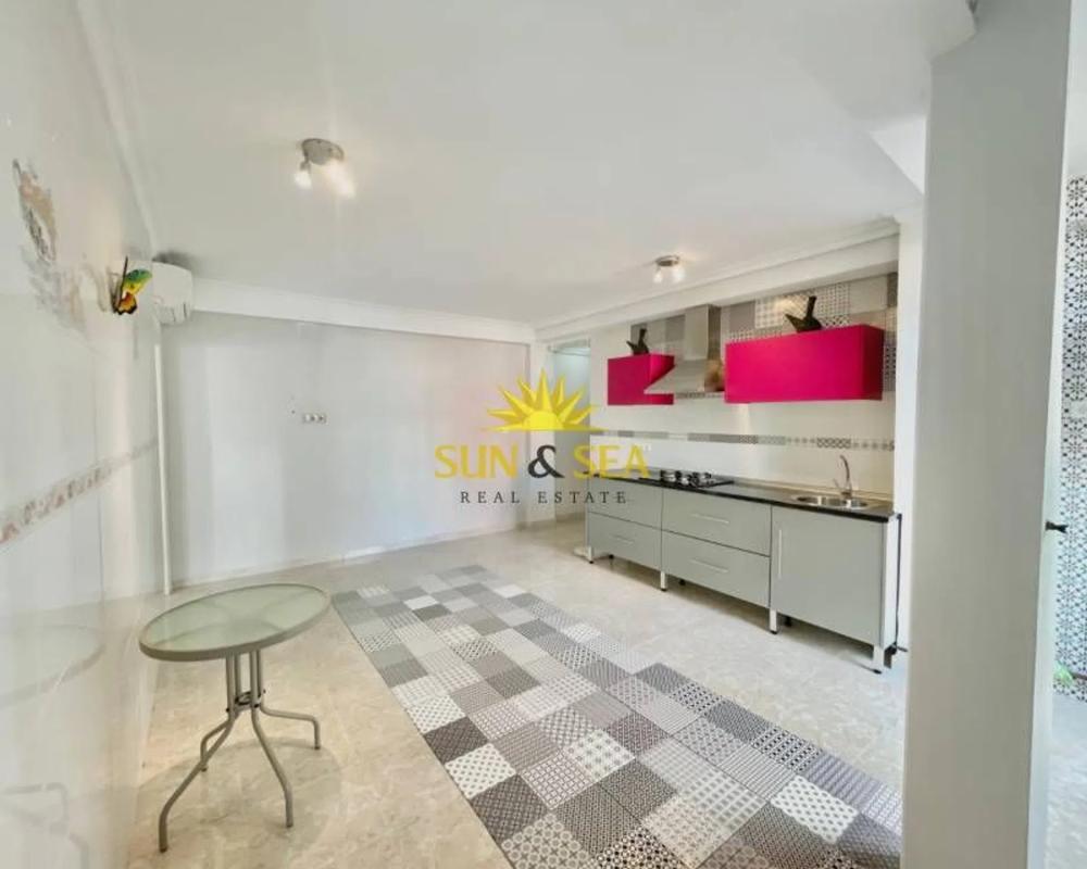 Sale of apartment in Barrio Centro - Muelle Pesquero, Torrevieja
photo 5