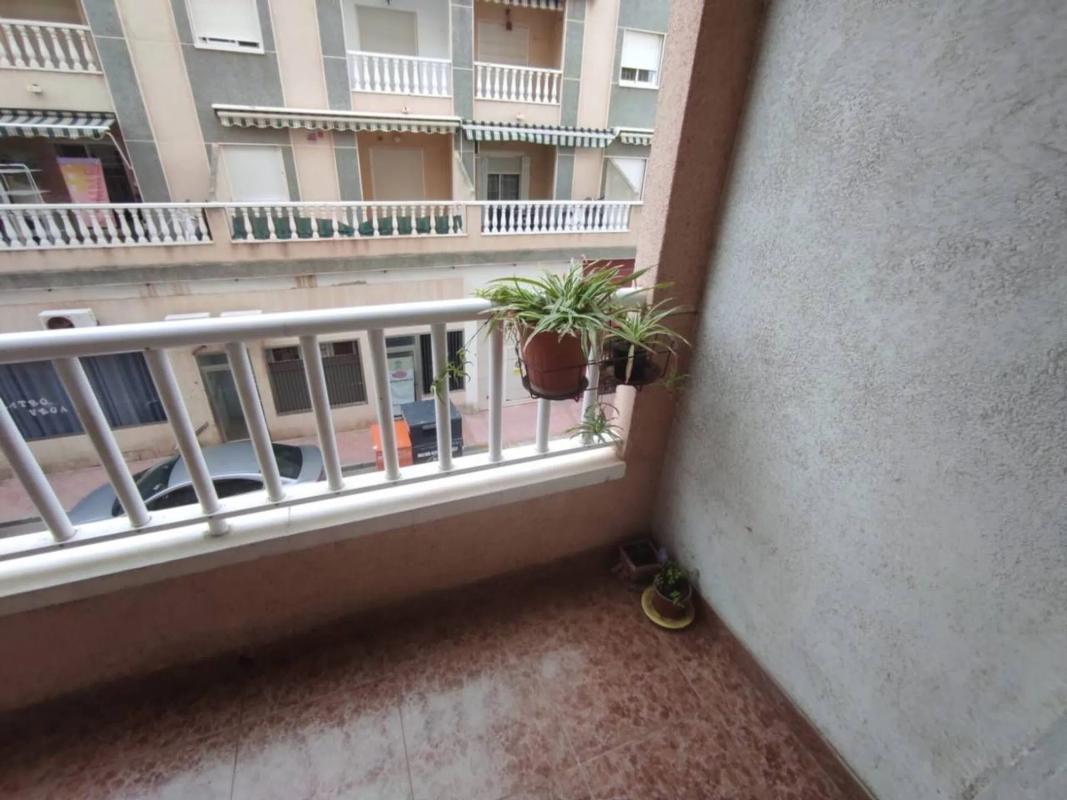 Venta de piso en Calle Villa Madrid, Torrevieja
photo 2