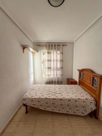 Piso en venta en Calle Vitoria, Torrevieja
thumbnail 2