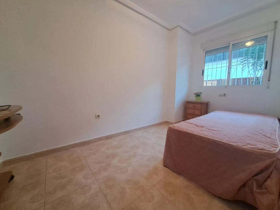 Sale of apartment in Calle San Policarpo, Torrevieja
 photo 2