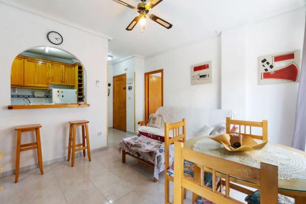 Piso en venta en Calle Rafal s/n, Torrevieja
photo 1